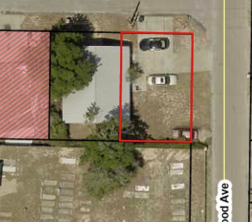 2nd image of Redwood Ave