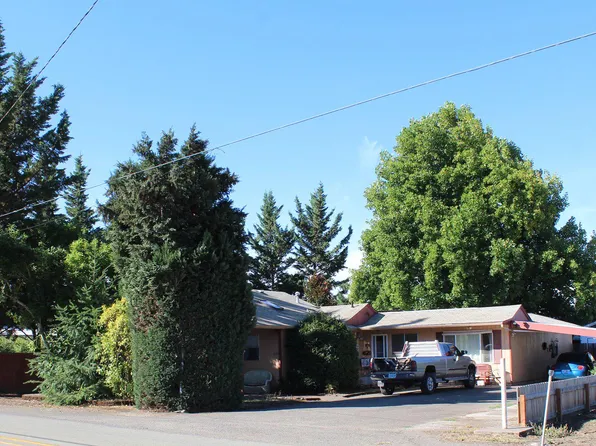 495 Winston Section Rd, Winston, OR 97496