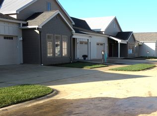 101 W Windsor Rd, Urbana, IL 61802