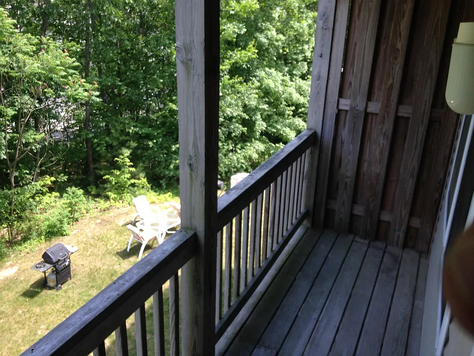patio to back yard