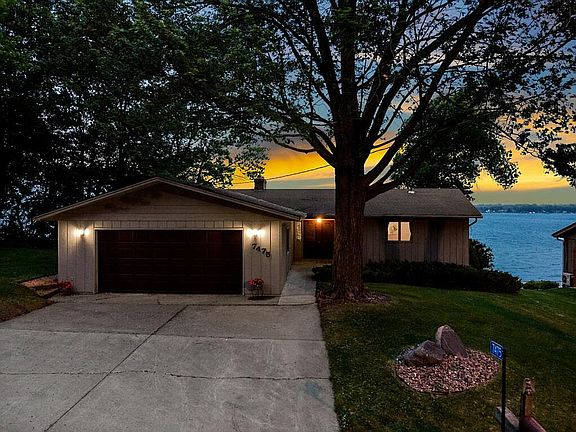 3rd image of 7475 W Shoreline Dr