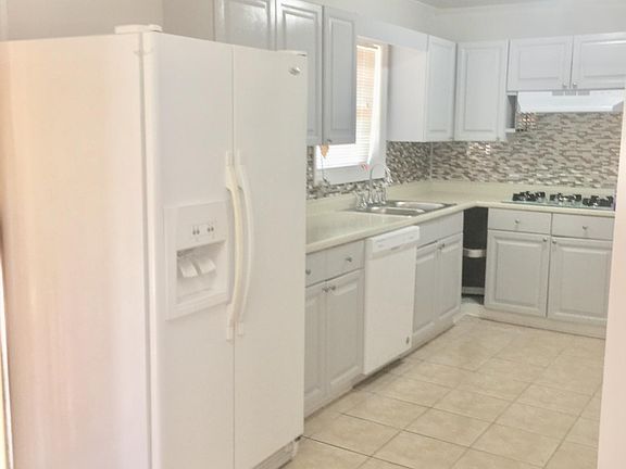 4th image of 6809 College Ave