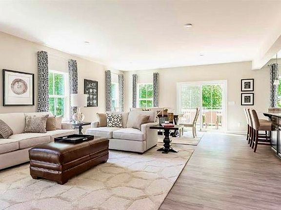 2nd image of 104 Brooke Village Dr