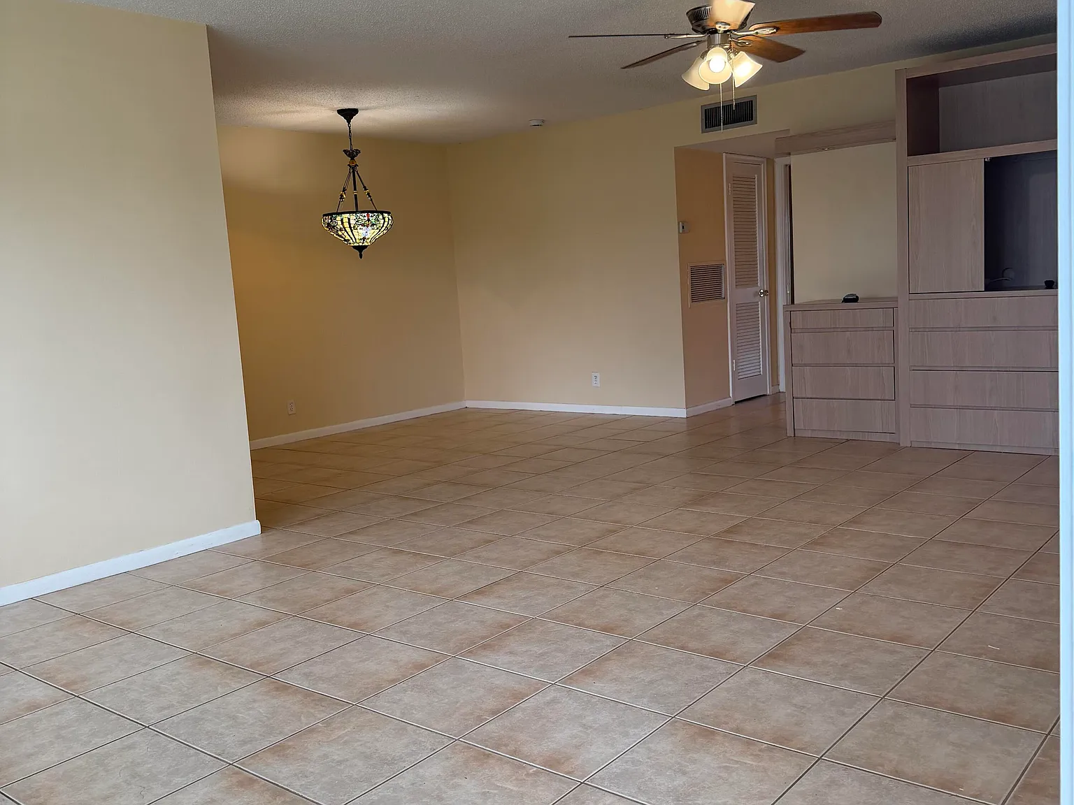 1 bed, 1.5 bath, 994 sqft, $1,600 — Photo 1