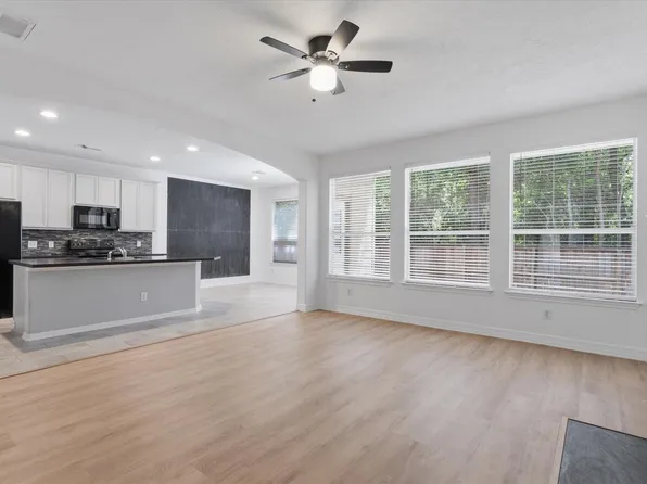 15 Benedict Canyon Loop, The Woodlands, TX 77382