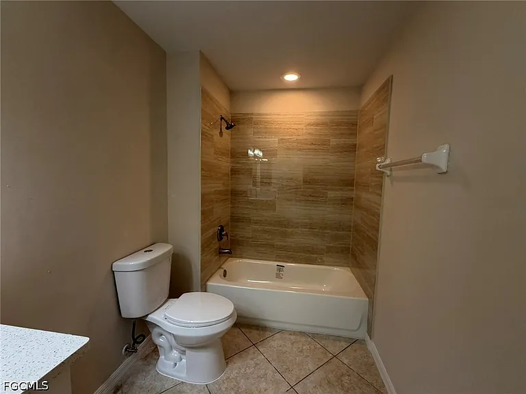 3527 NE 19th Pl — Photo 21