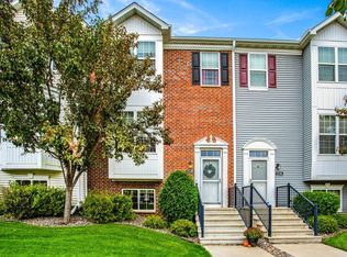 1520 Savanna Dr, Shakopee, MN 55379