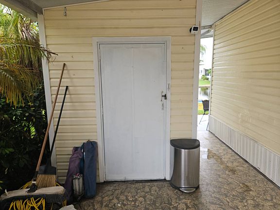 5th image of 5517 Lagoon Dr