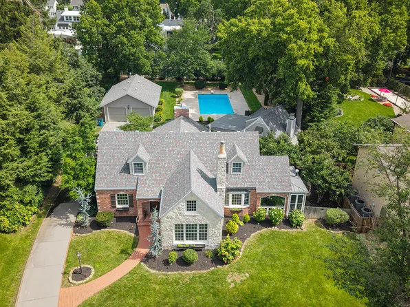 1645 E Meadowmere Street, Springfield, MO 65804