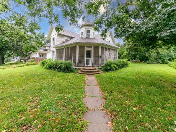 515 Vine St, Wamego, KS 66547