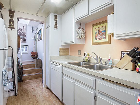 5th image of 9210 Van Nuys Blvd Unit 5