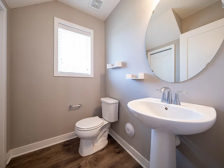 5874 Royalton Rd NE — Photo 13