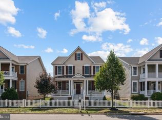 42481 Mandolin St, Chantilly, VA 20152