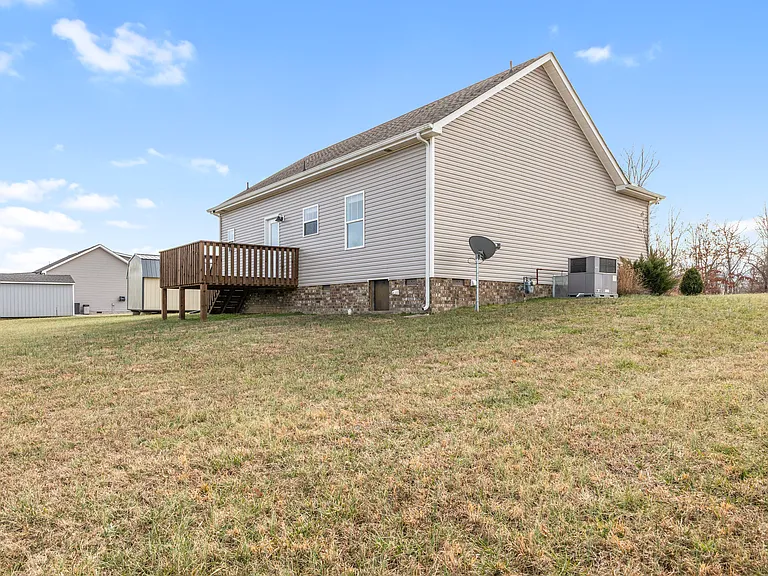 819 Hooper Rd — Photo 25