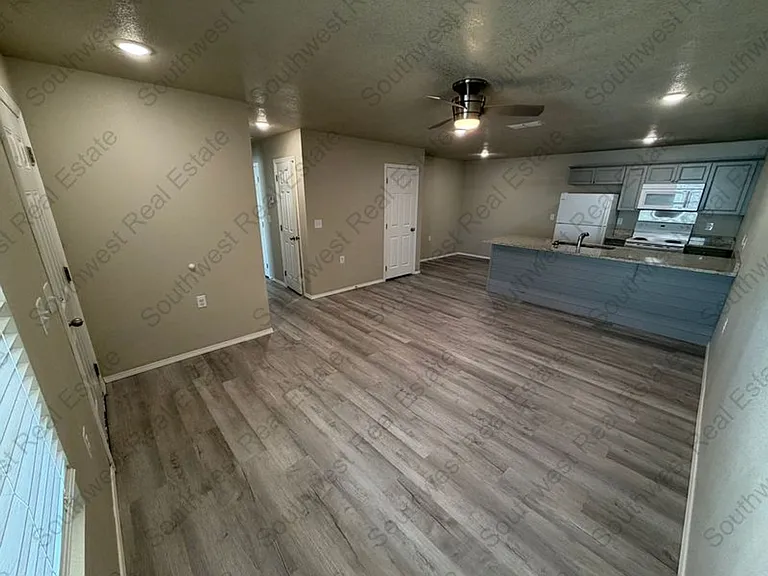 1208 W. Manana Blvd. — Photo 2