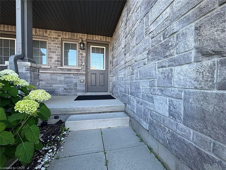 60 Netherwood Rd — Photo 4