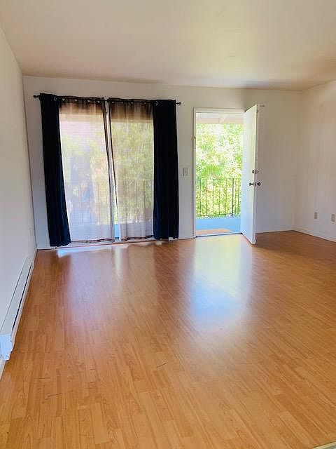 1st image of 725 Reseda Dr APT 3