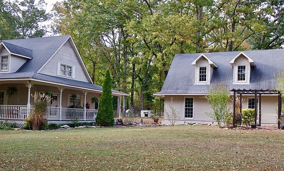 Side of house/detach garage