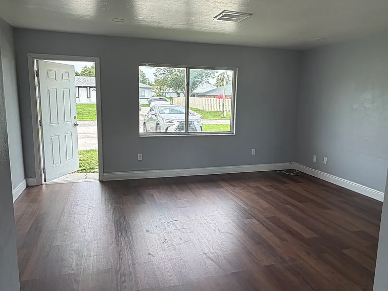 138 Gordon Ave S — Photo 8