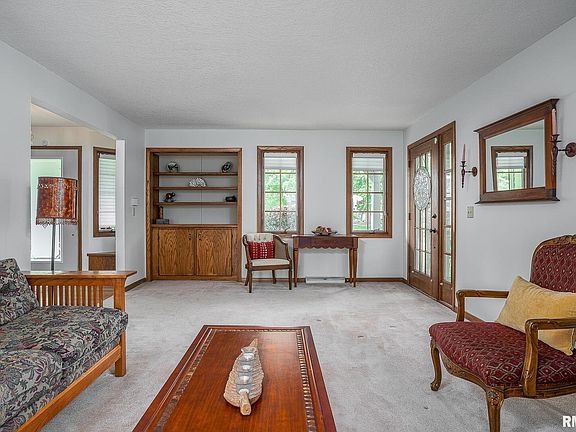 4th image of 2025 E 47th St