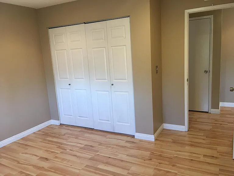 335 N 3rd St #4 — Photo 11