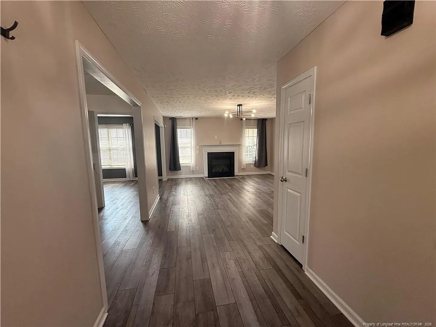 4949 Yorkchester Dr — Photo 2