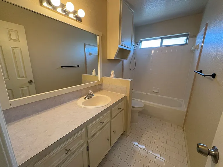 3906 Lone Oak Dr — Photo 8
