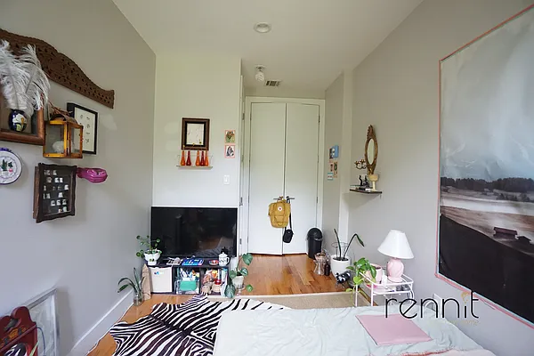 Rented by Rennit Inc. | media 14