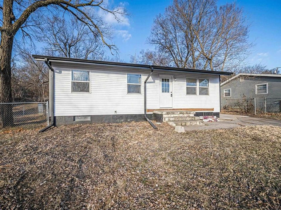 1st image of 1406 Bel Air Dr