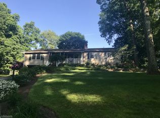 3 Orchard Ln, Chester, NJ 07930