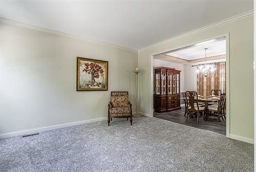 5th image of 827 Twilight Dr
