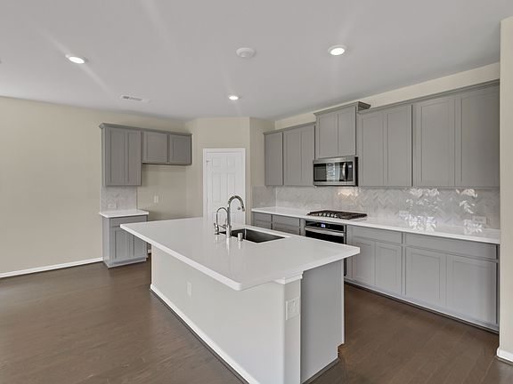 13203 Rowan Green Drive Interior Image 3