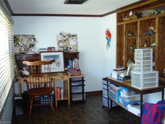 5th image of 1800 Elwood Ave