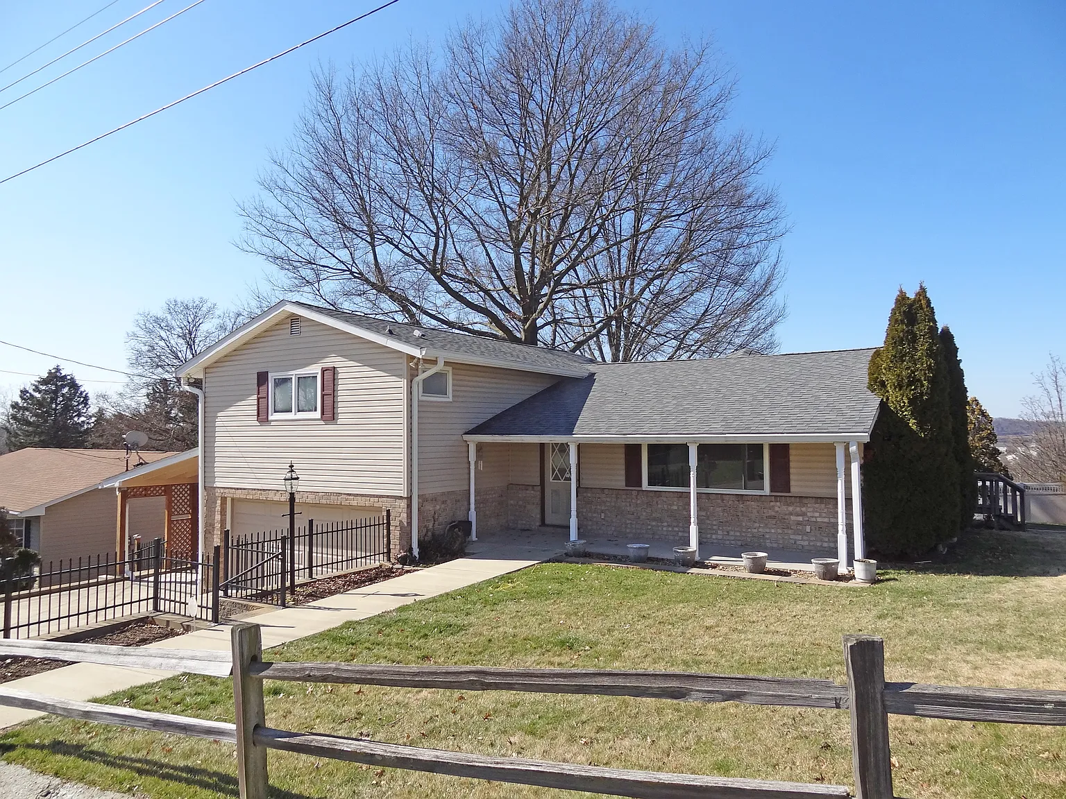 1379 Headlee Ave photo 1