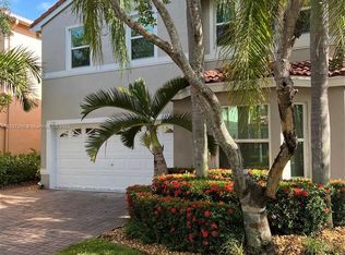 1135 Pin Oak St, Hollywood, FL 33019