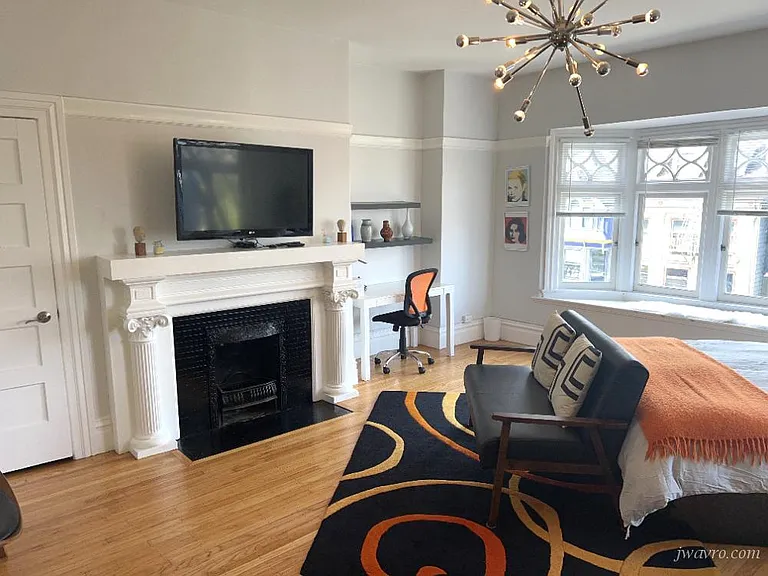 864 Ashbury St #4 — Photo 2