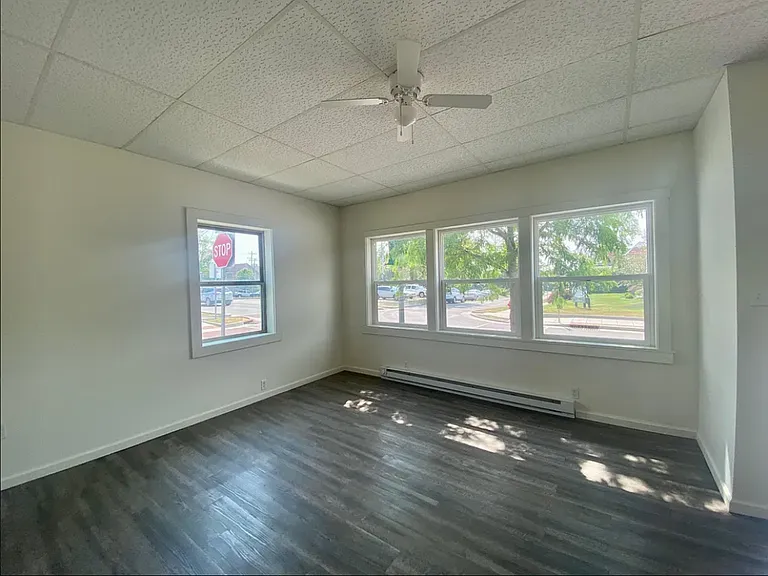 109 S Vine St #105 — Photo 2
