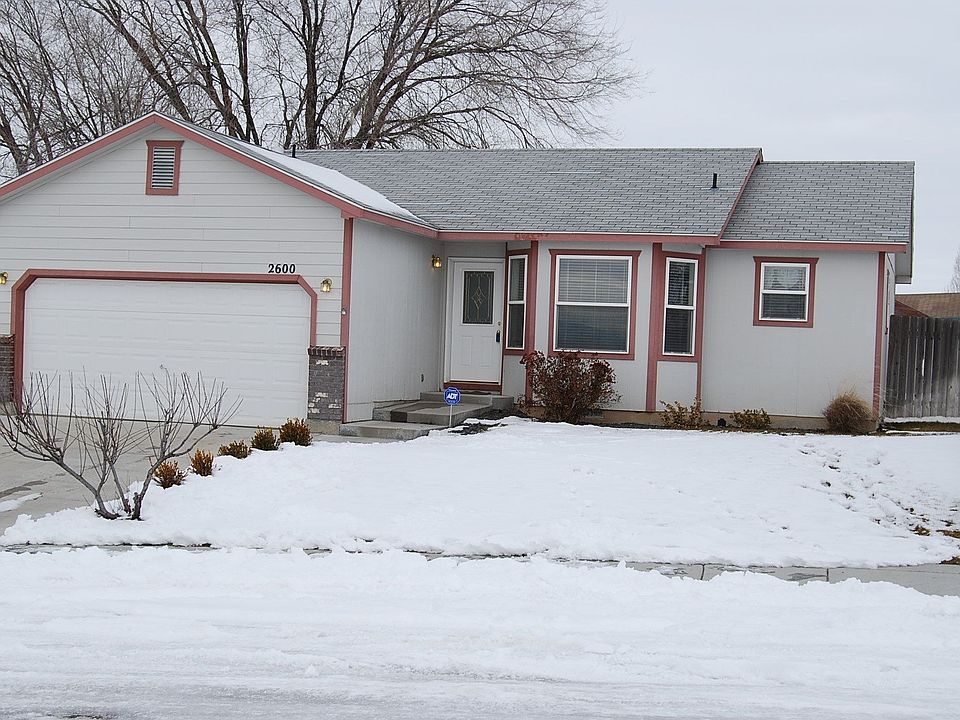 No HOA dues - washer/dryer/fridge included