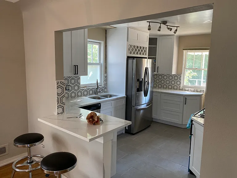 2301 S Franklin St — Photo 11