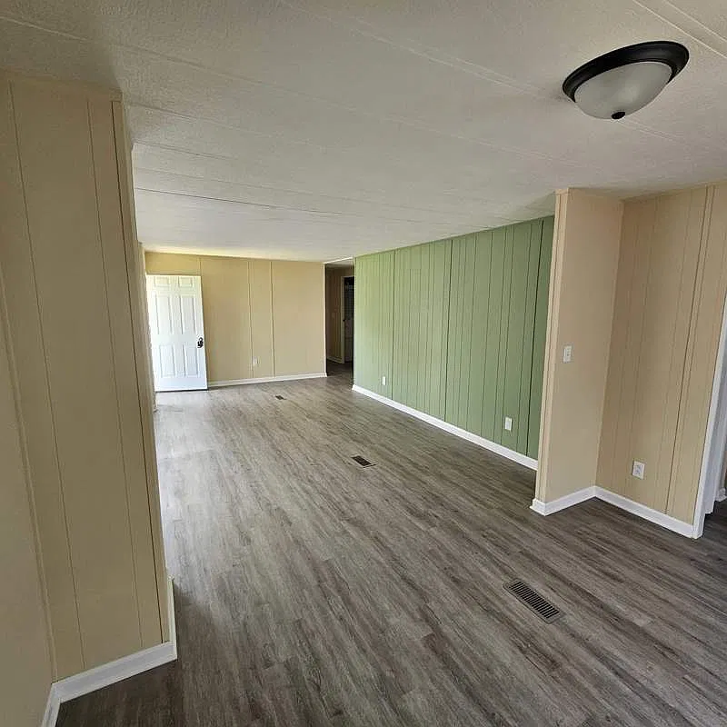 3 bed, 2.0 bath, 1124 sqft, $1,099 — Photo 3