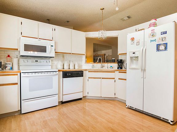 5th image of 1386 Walthan St SE