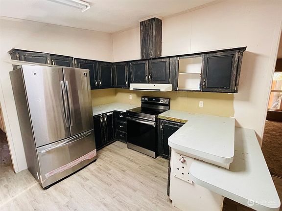 3rd image of 8214 192nd Street Ct E