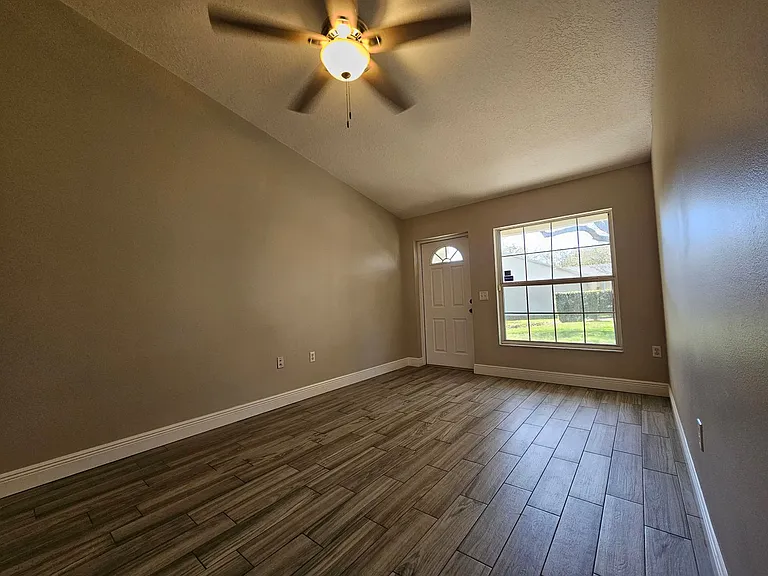 602 S Grand Hwy — Photo 2