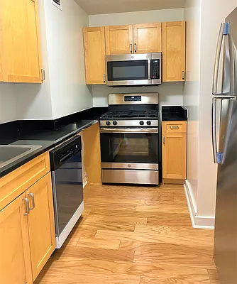 Rented by Hudson Park NY LLC | media 10