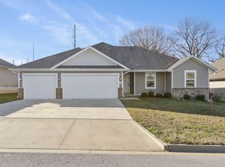 1661 N Penrose Ave, Nixa, MO 65714