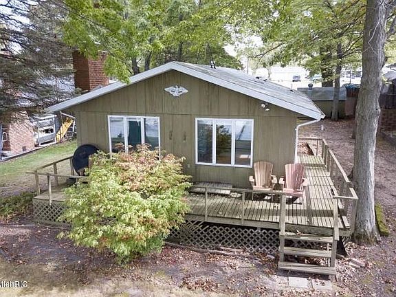 4th image of 50214 E Lake Shore Dr