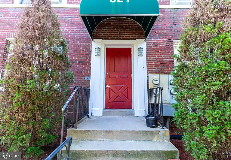 321 Adams St NE — Photo 4