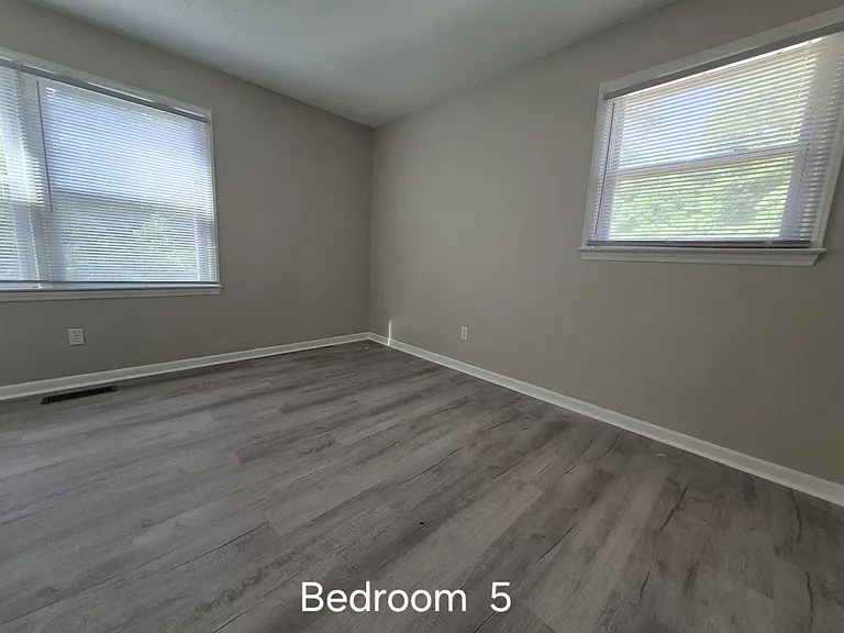 404 Wooddale Dr — Photo 14