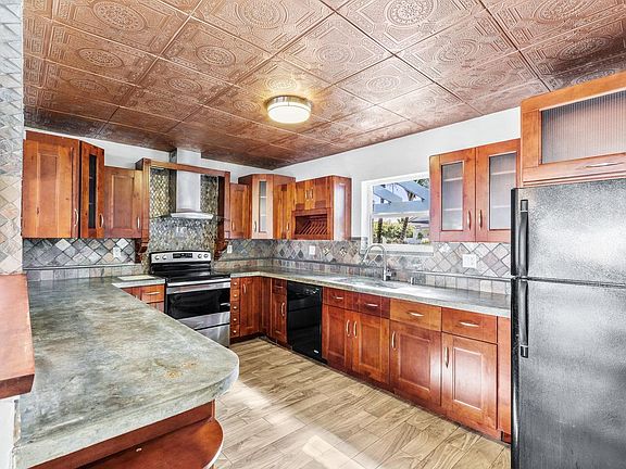 5th image of 2552 Ella St