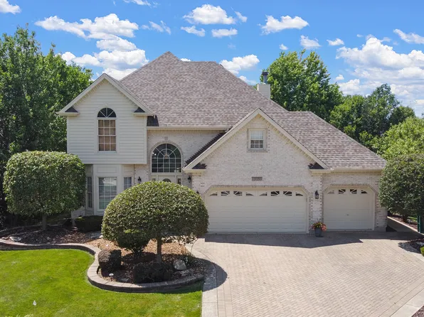 13050 Silver Fox Dr, Lemont, IL 60439
